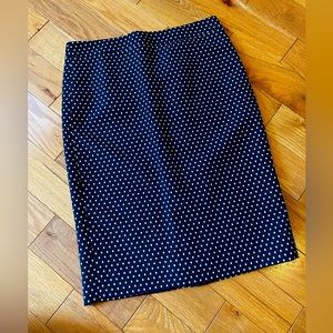 Women’s J.Crew navy polka dot pencil skirt | Size 0 | lightly lined